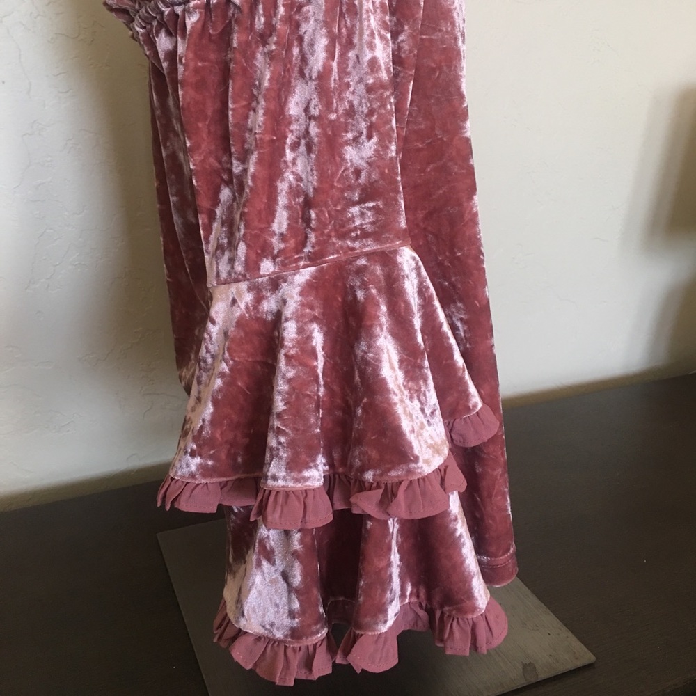 Crushed Velvet off the shoulder Top - Picture 3 of 4